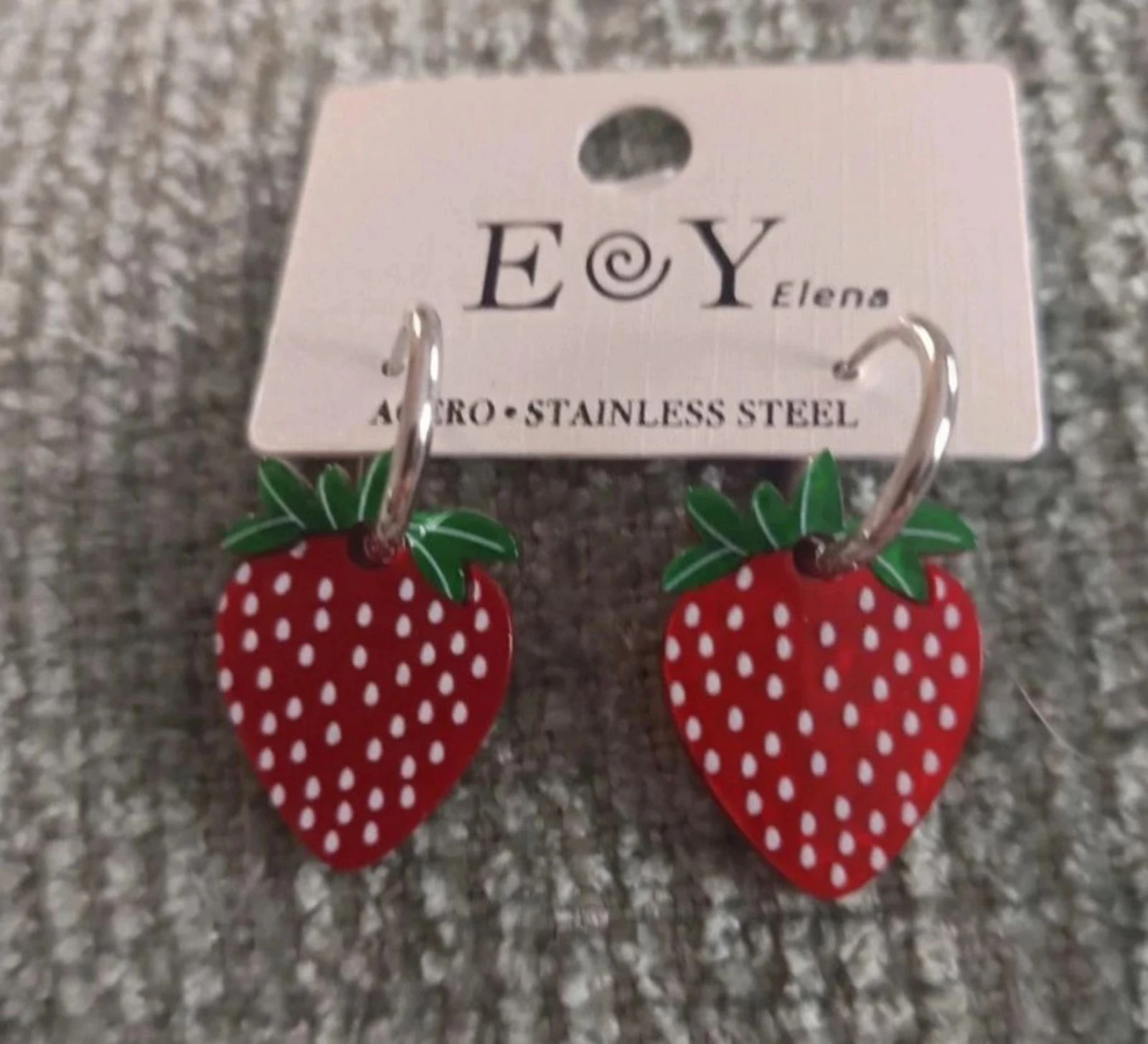 Strawberry-shaped earrings 🍓 – photo 6